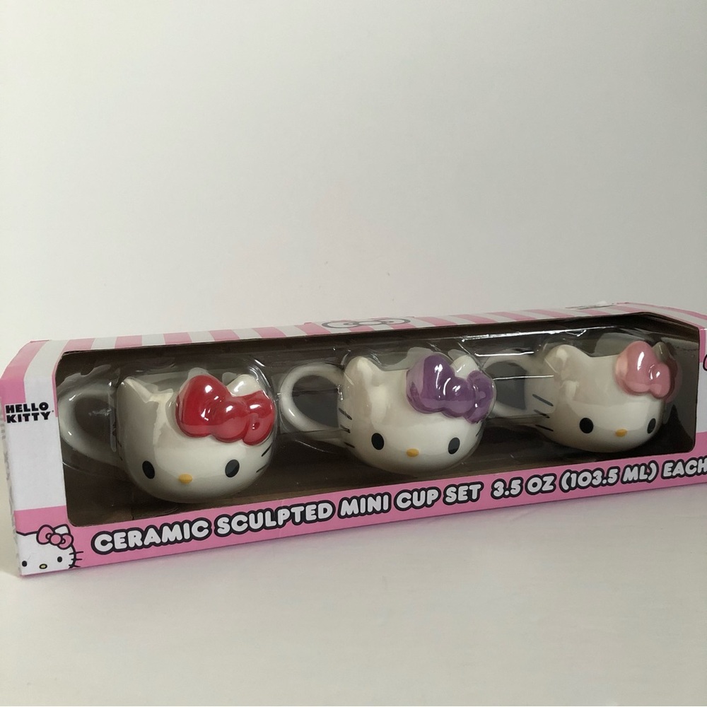 Hello Kitty mini cup set